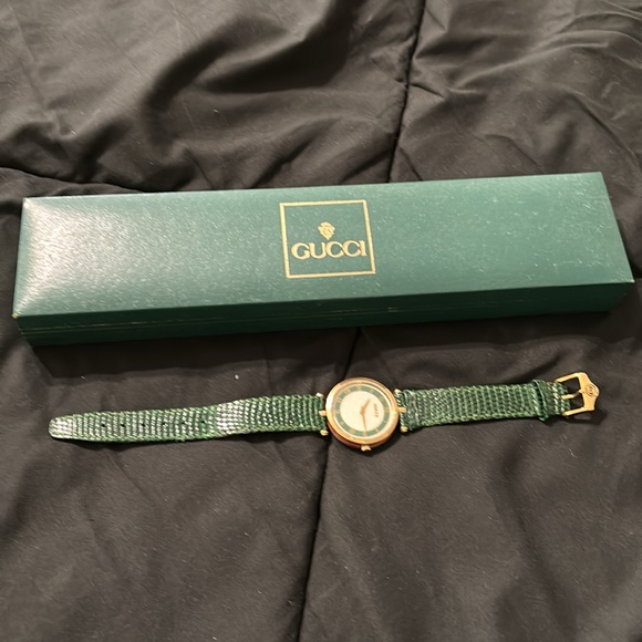Vintage Gucci watch with Box - Picture 7 of 8